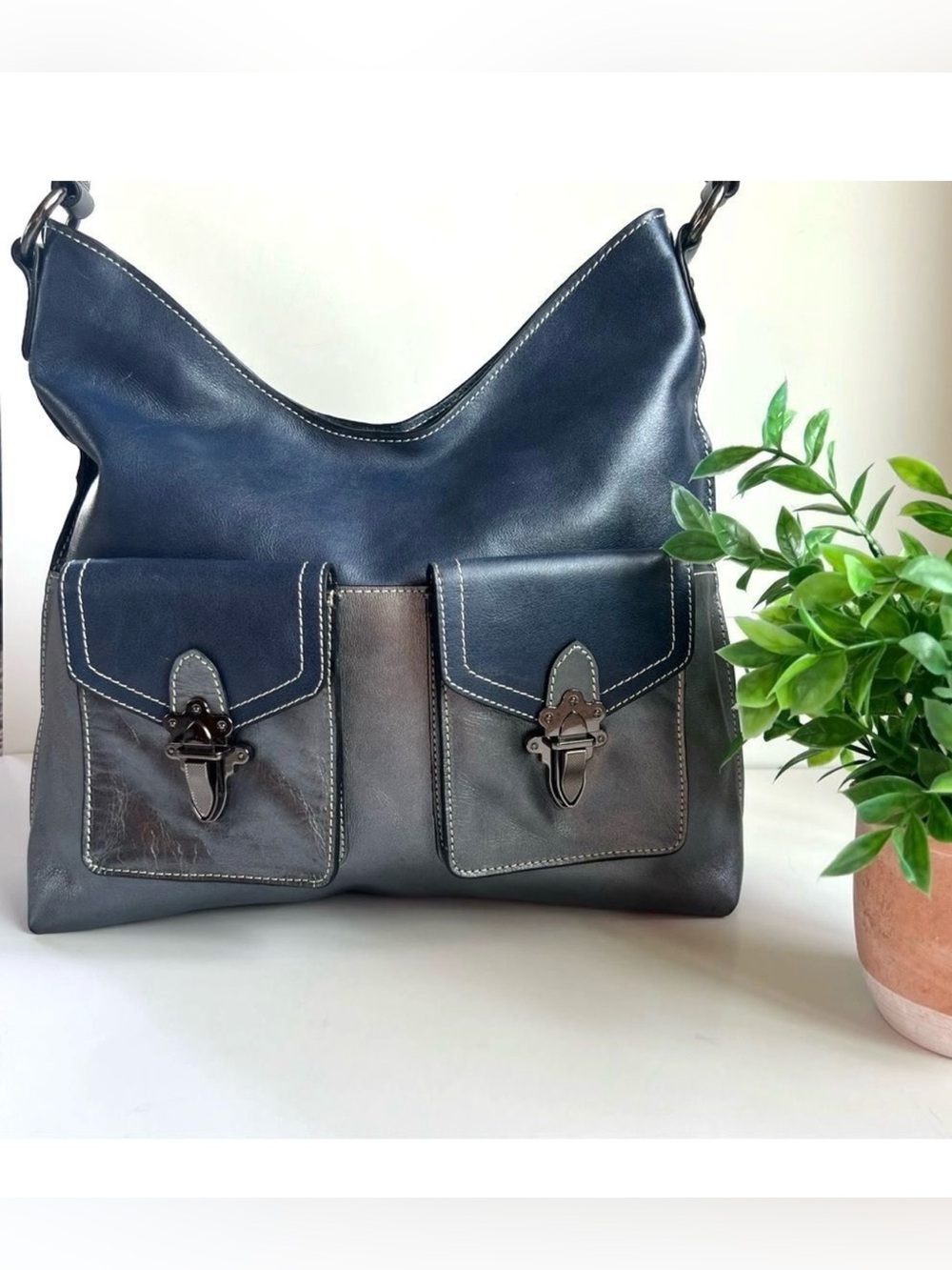 VTG Firenze Bella Italian Leather Oversized Pocket Hobo Shoulder Handbag